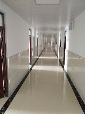 文华学校学生公寓走廊